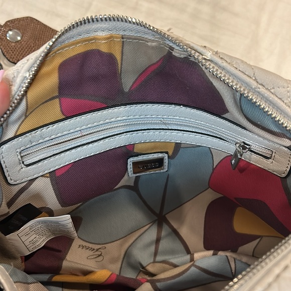 GUESS Purse black with sliver chain - Picture 10 of 13